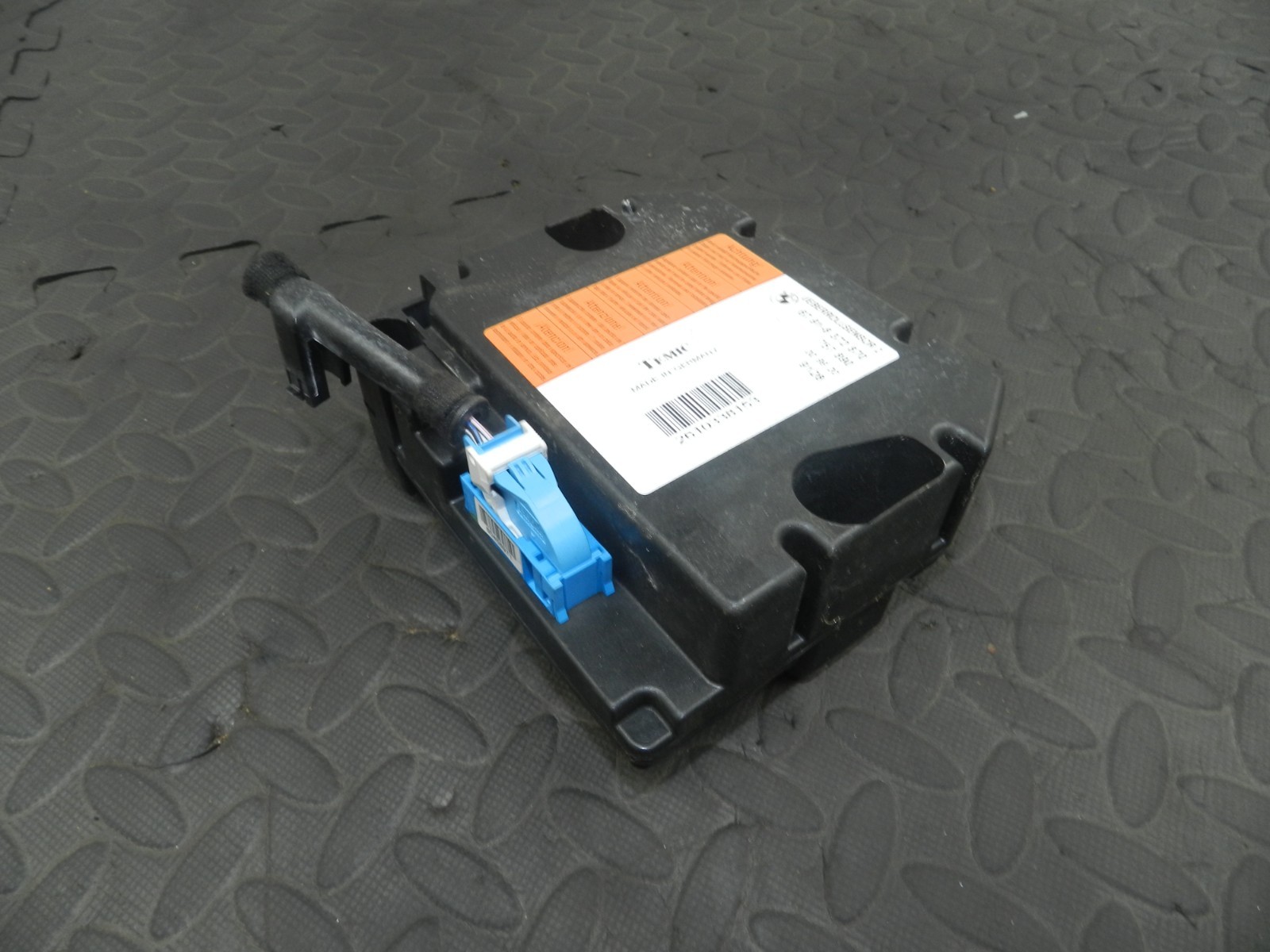 157. 1997 BMW 323I E36 CONVERTIBLE. ROLL OVER SENSOR 8372870