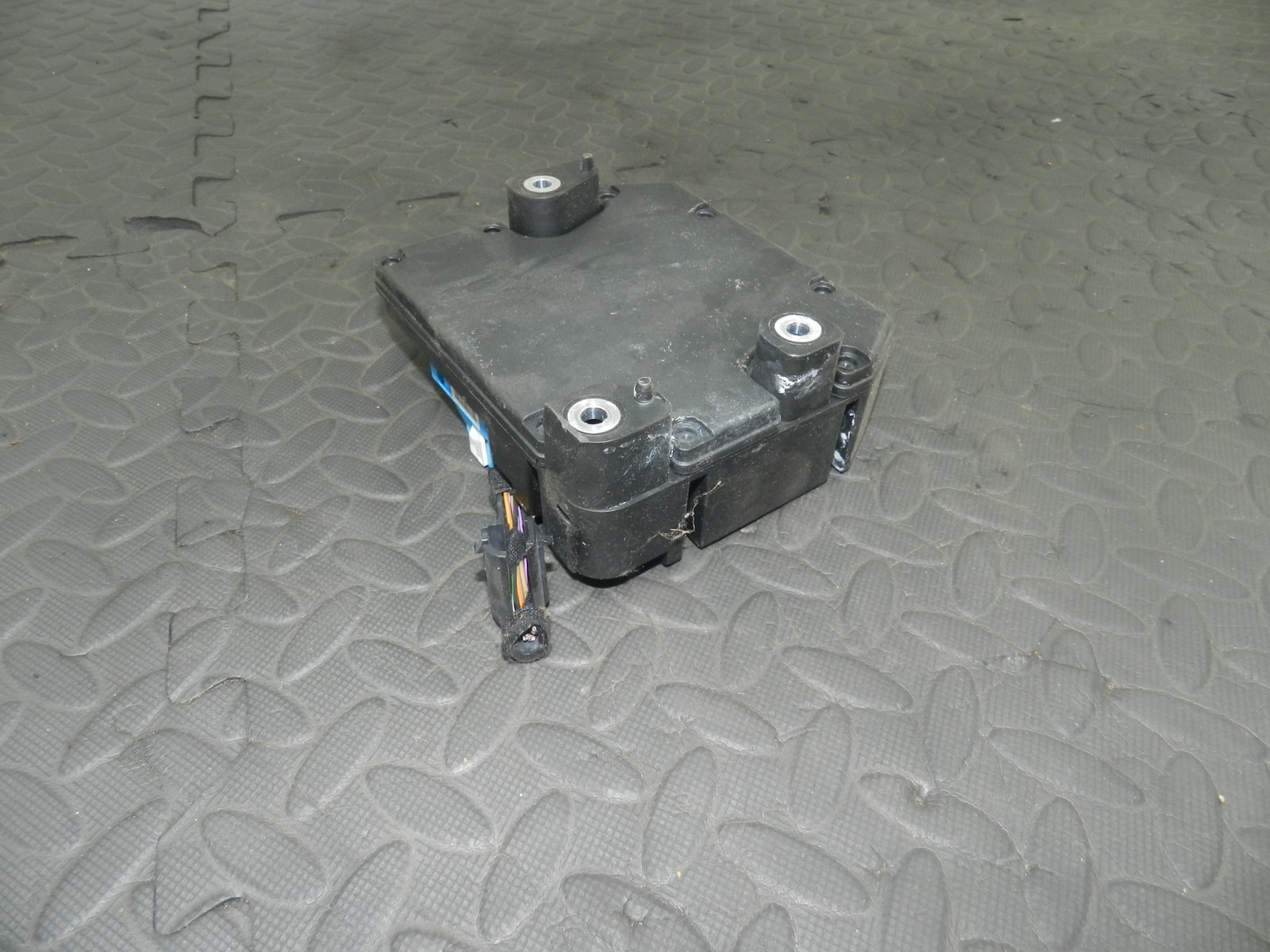 157. 1997 BMW 323I E36 CONVERTIBLE. ROLL OVER SENSOR 8372870 - Image 3