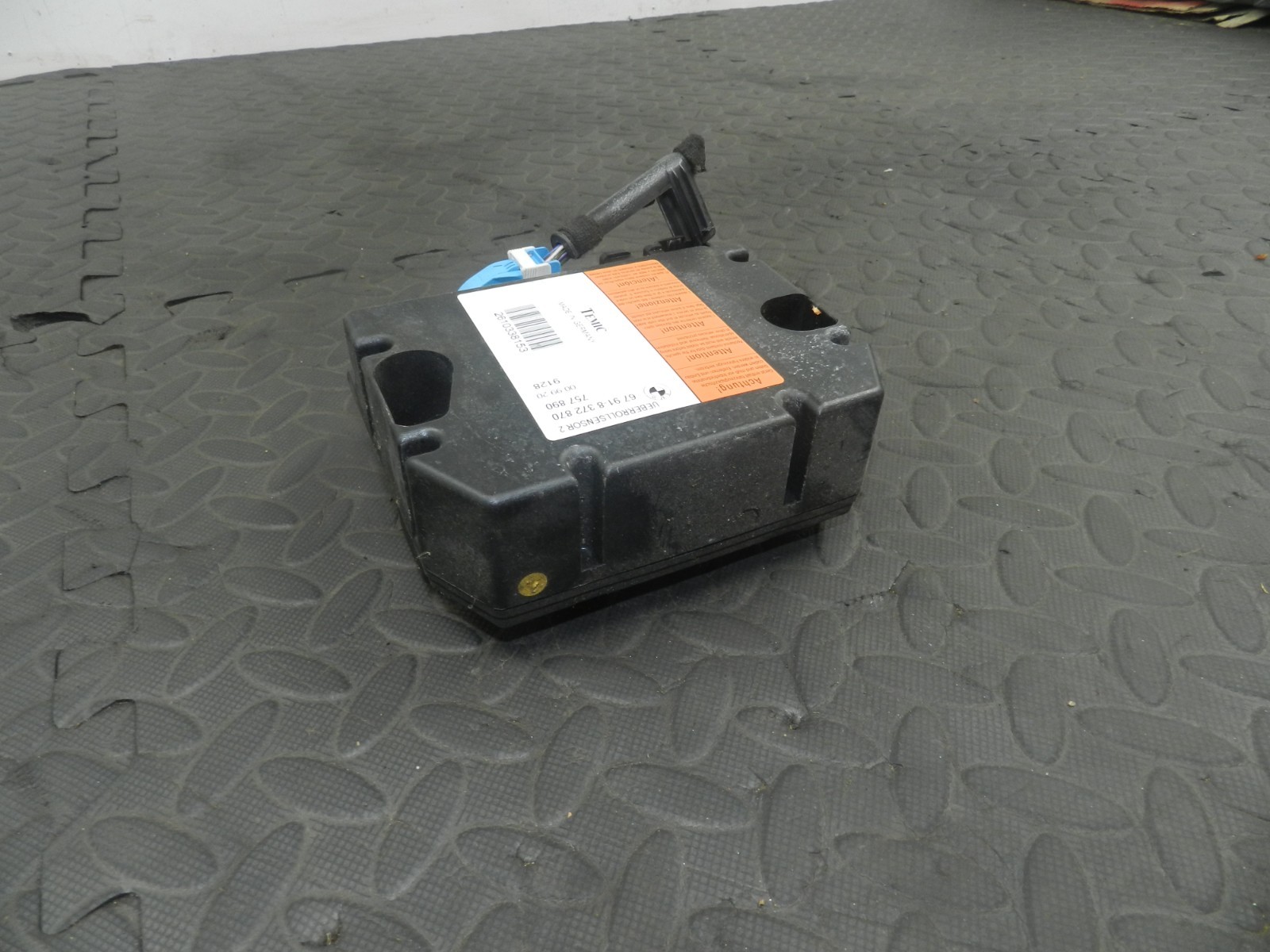 157. 1997 BMW 323I E36 CONVERTIBLE. ROLL OVER SENSOR 8372870 - Image 4