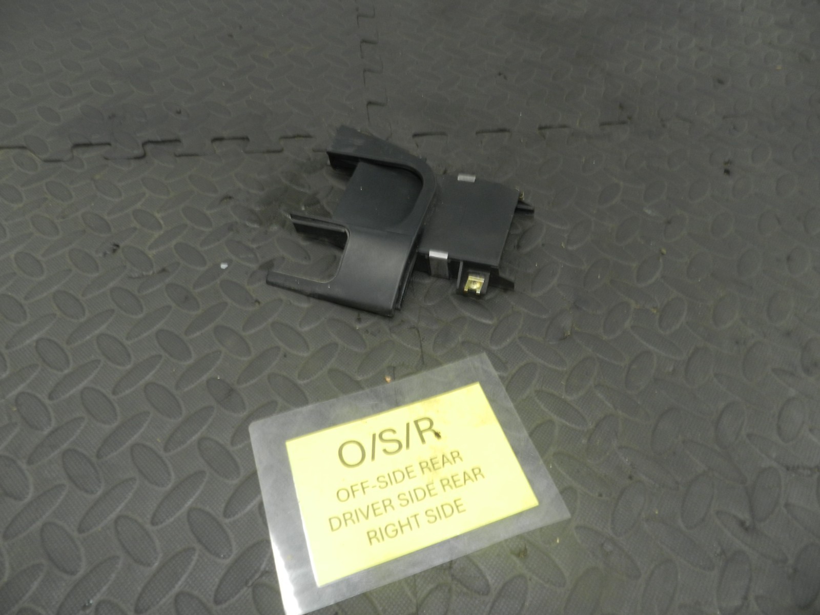 157. 1997 BMW 323I E36 CONVERTIBLE. DRIVER SIDE REAR SLIDING COVER 8163330 - Image 3