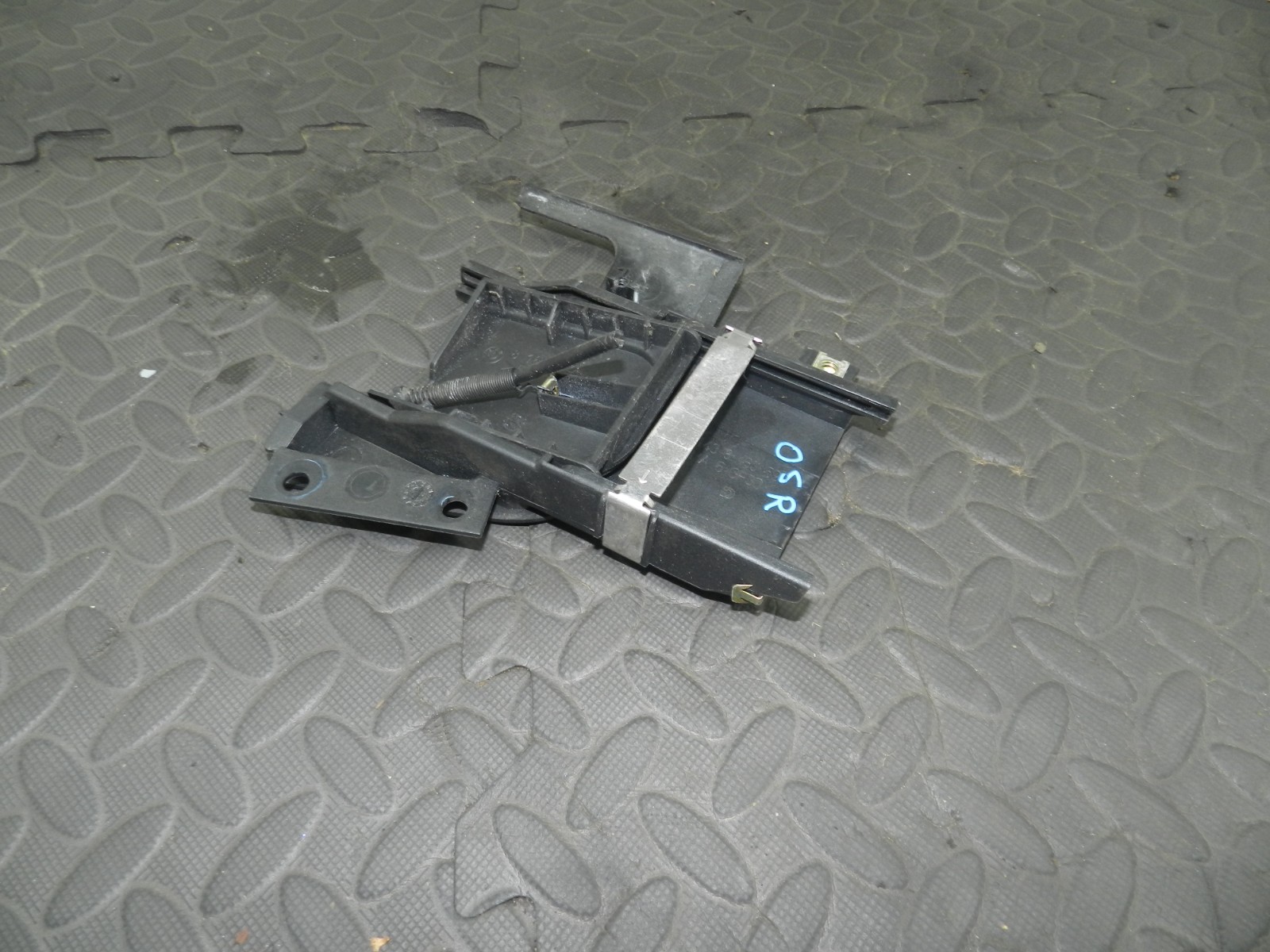 157. 1997 BMW 323I E36 CONVERTIBLE. DRIVER SIDE REAR SLIDING COVER 8163330 - Image 5