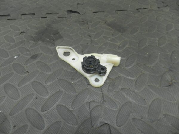 157. 1997 BMW 323I E36 CONVERTIBLE. BONNET RELEASE MECHANISM - Image 2