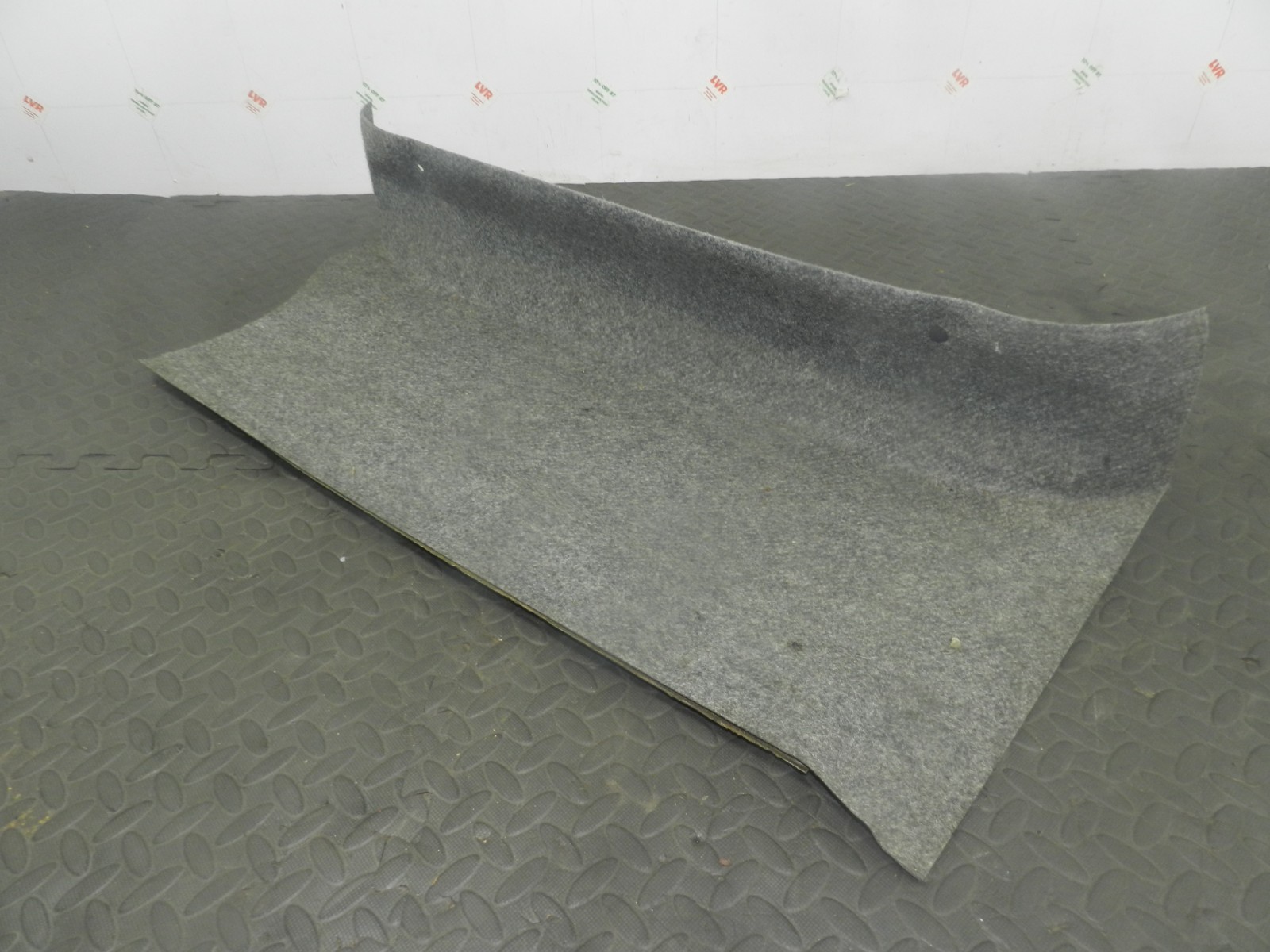 157. 1997 BMW 323I E36 CONVERTIBLE. ROOF STORAGE AREA CARPET
