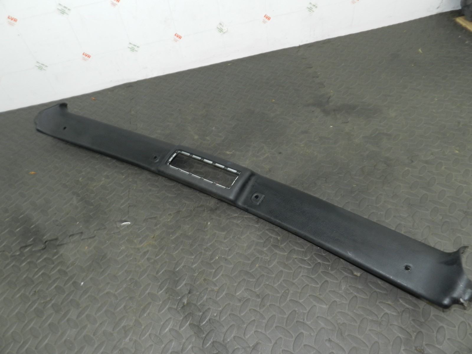 157. 1997 BMW 323I E36 CONVERTIBLE. ROOF TOP TRIM FRONT SCREEN PANEL
