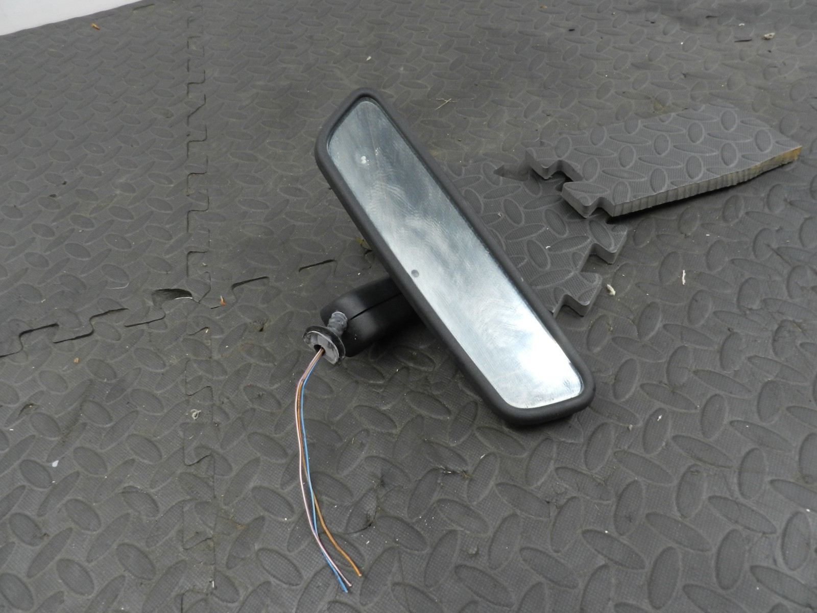 157. 1997 BMW 323I E36 CONVERTIBLE. REAR VIEW MIRROR