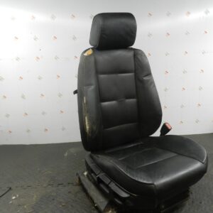 157. 1997 BMW 323I E36 CONVERTIBLE. DRIVER SIDE BLACK LEATHER SEAT DAMAGED