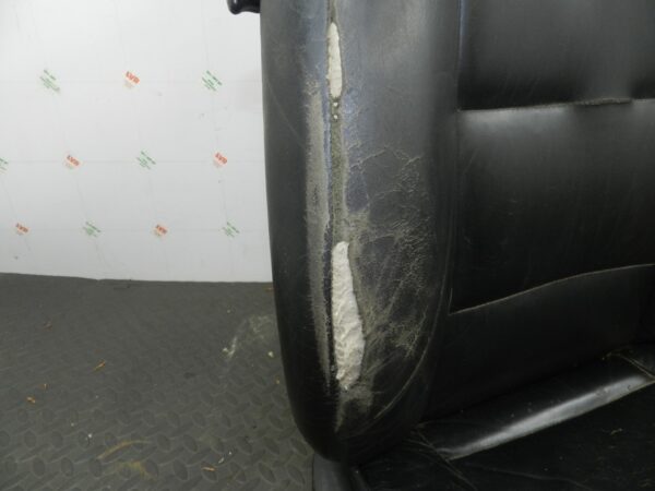 157. 1997 BMW 323I E36 CONVERTIBLE. DRIVER SIDE BLACK LEATHER SEAT DAMAGED - Image 2