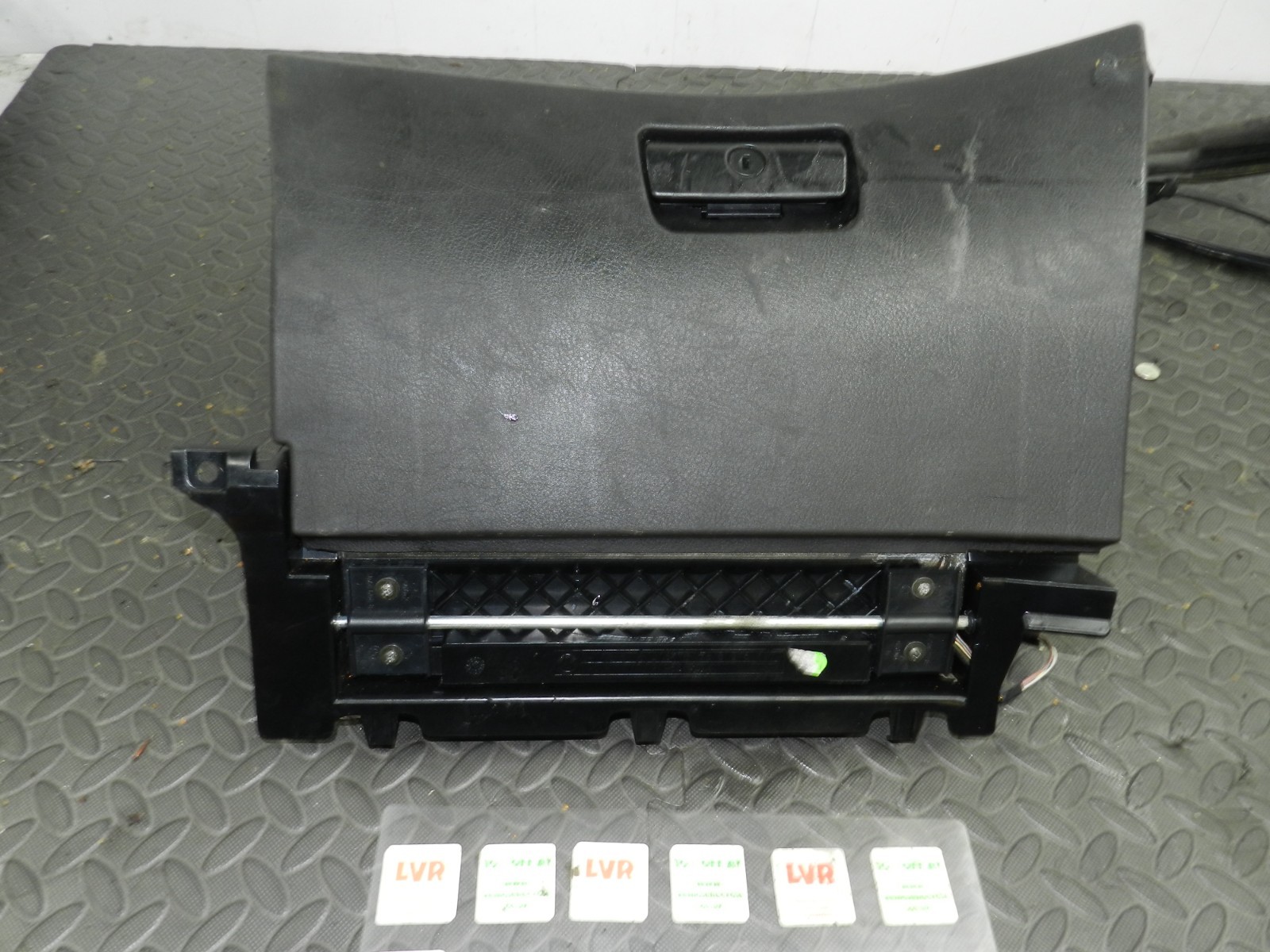 143. 2003 BMW E46 318Ci CONVERTIBLE. GLOVE BOX LID HOUSING
