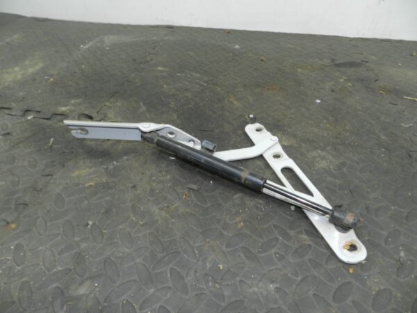 157. 1997 BMW 323I E36 CONVERTIBLE. PASSENGER SIDE BONNET HINGE - Image 2