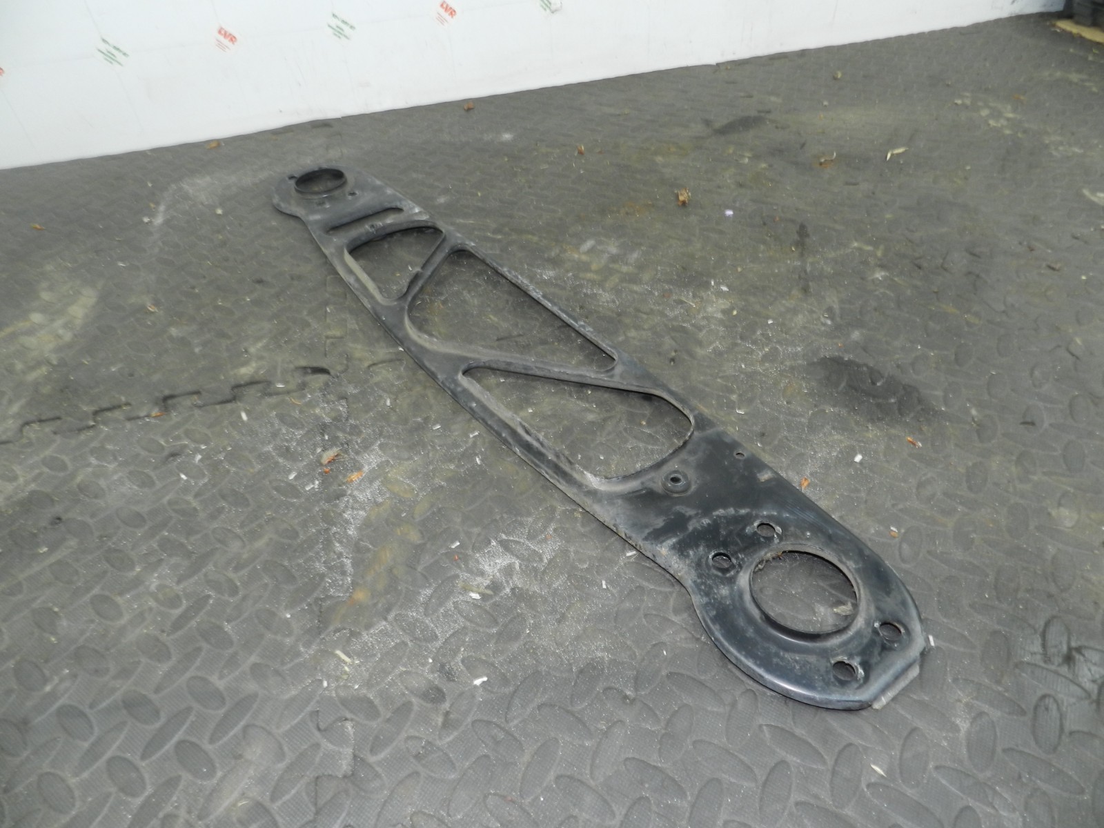 157. 1997 BMW 323I E36 CONVERTIBLE. FRONT CORE SUPPORT CROSS MEMBER - Image 2