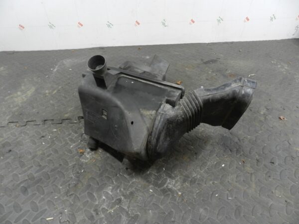 157. 1997 BMW 323I E36 CONVERTIBLE. AIR BOX FILTER HOUSING - Image 2