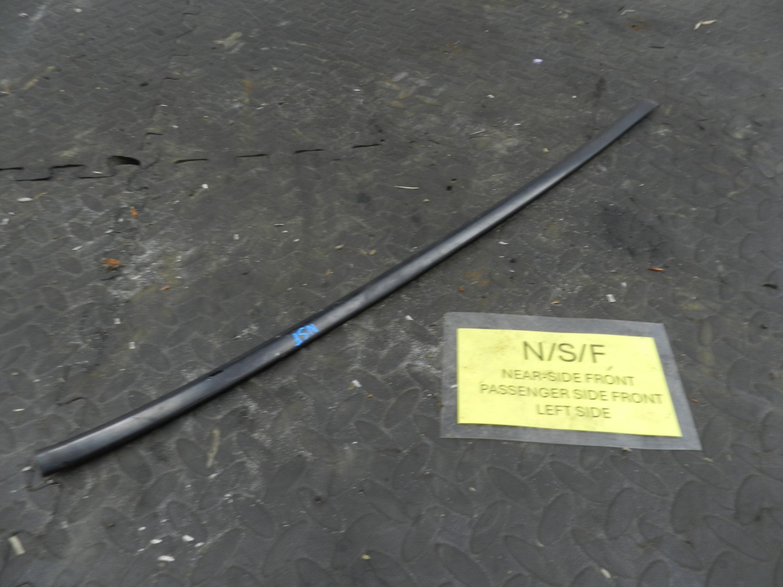 157. 1997 BMW 323I E36 CONVERTIBLE. PASSENGER SIDE FRONT TRIM - Image 2