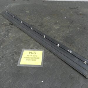 157. 1997 BMW 323I E36 CONVERTIBLE. FLOOR SILL TRIM