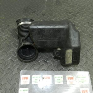 143. 2003 BMW E46 318Ci CONVERTIBLE. AIR INTAKE PIPE 7506181