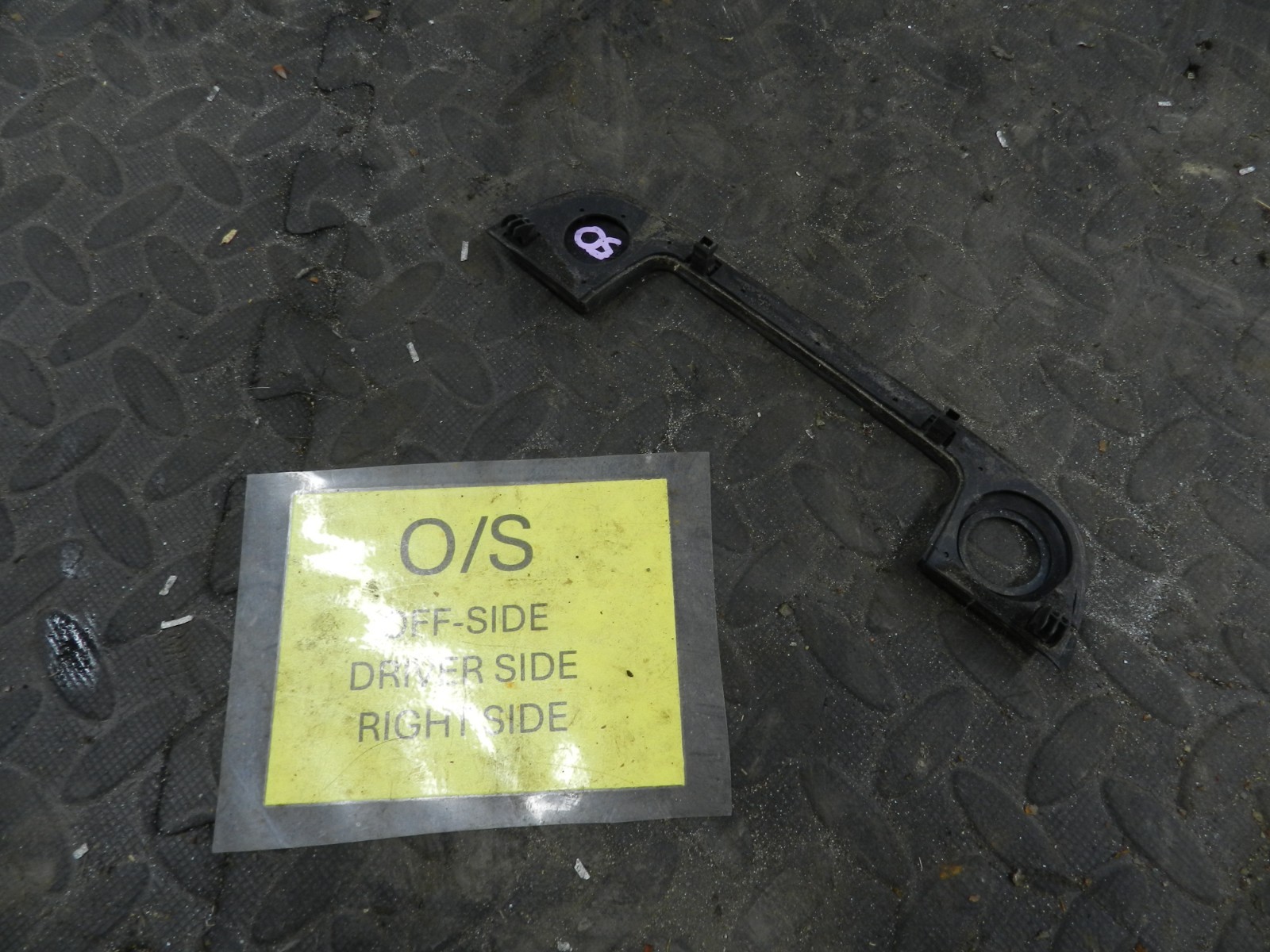 157. 1997 BMW 323I E36 CONVERTIBLE. DRIVER SIDE EXTERNAL DOOR HANDLE TRIM - Image 2