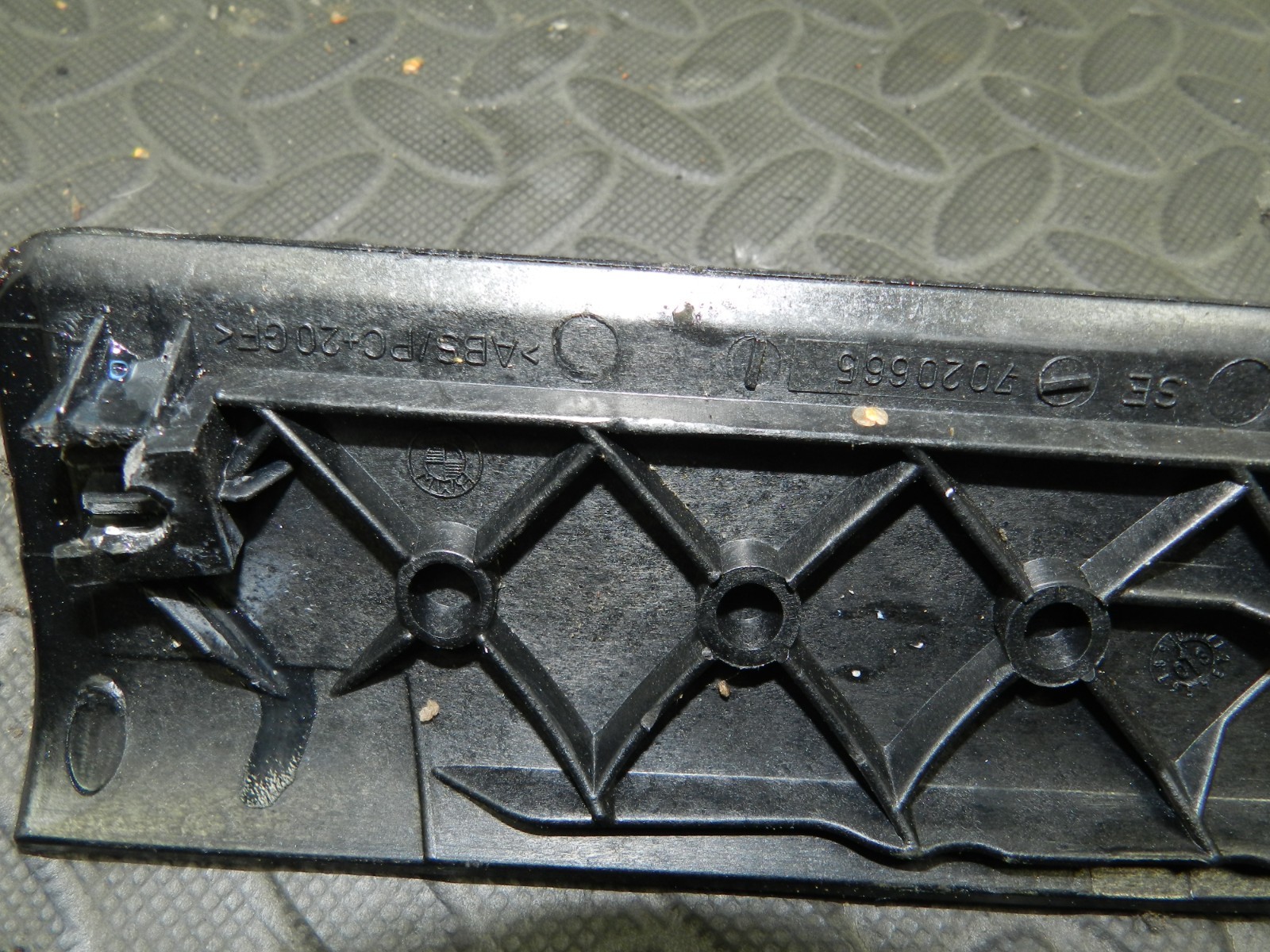 143. 2003 BMW E46 318Ci CONVERTIBLE. DASHBOARD TRIM - Image 4