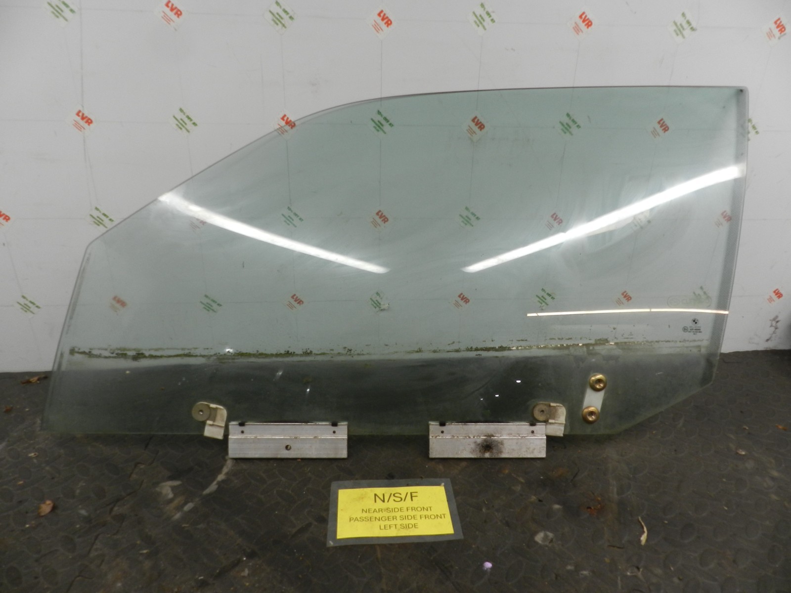 157. 1997 BMW 323I E36 CONVERTIBLE. PASSENGER SIDE WINDOW GLASS