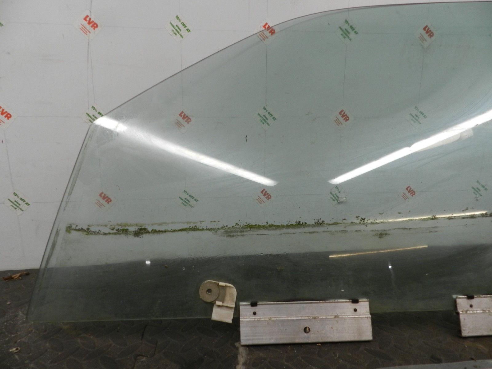 157. 1997 BMW 323I E36 CONVERTIBLE. PASSENGER SIDE WINDOW GLASS - Image 2