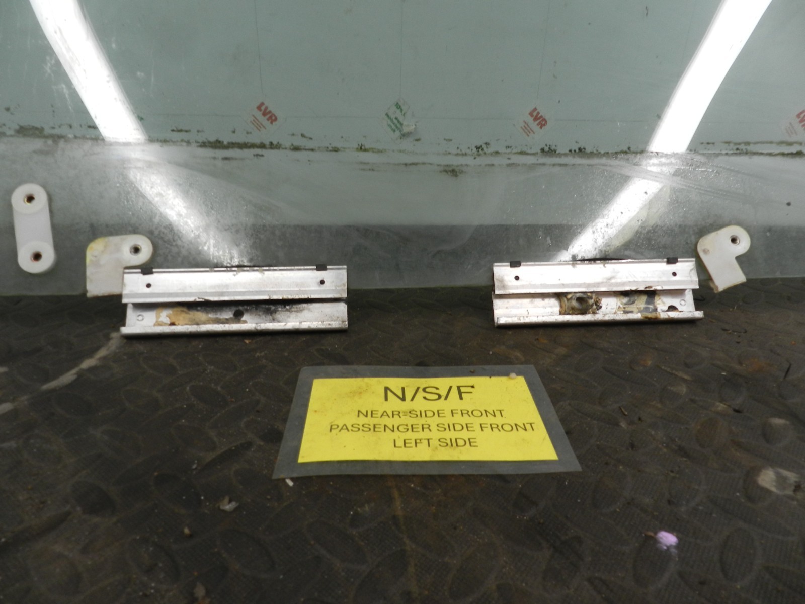 157. 1997 BMW 323I E36 CONVERTIBLE. PASSENGER SIDE WINDOW GLASS - Image 5