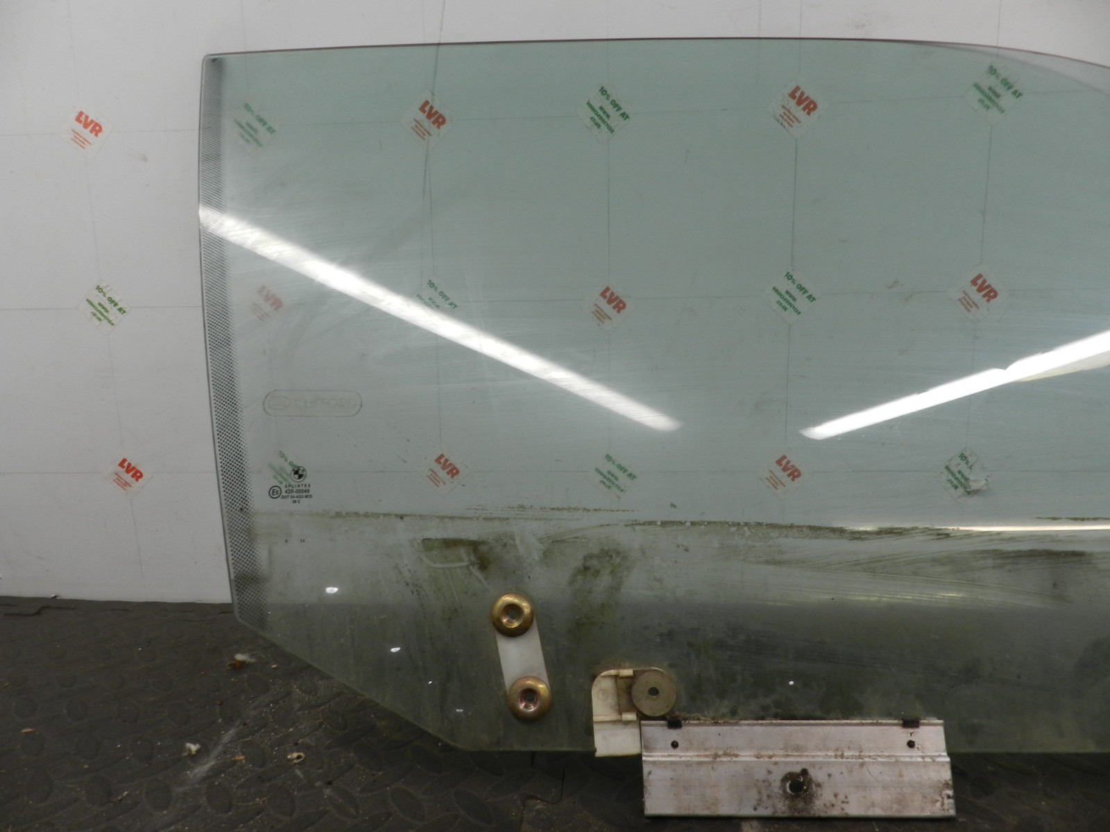 157. 1997 BMW 323I E36 CONVERTIBLE. DRIVER SIDE WINDOW GLASS - Image 2