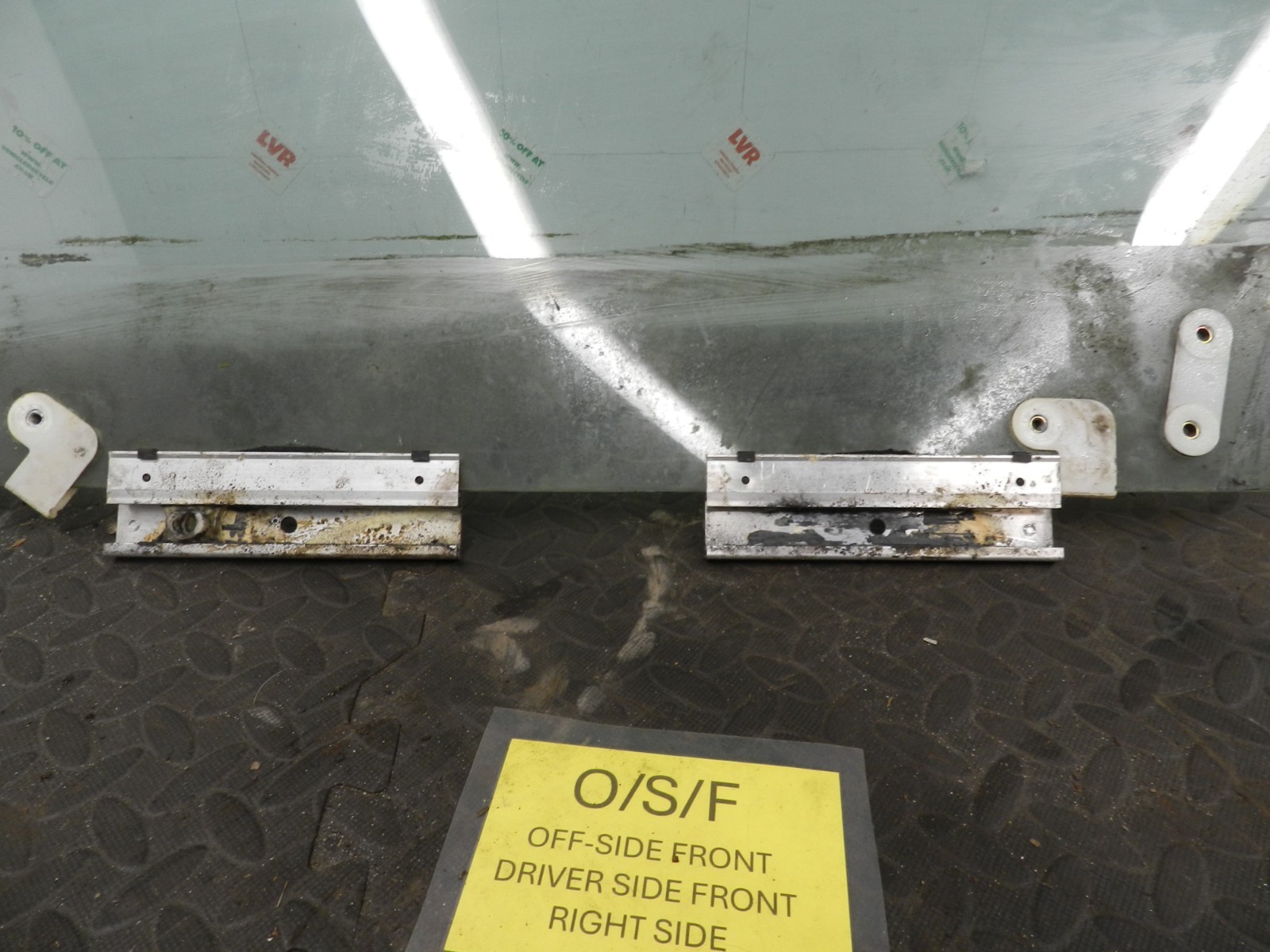 157. 1997 BMW 323I E36 CONVERTIBLE. DRIVER SIDE WINDOW GLASS - Image 5