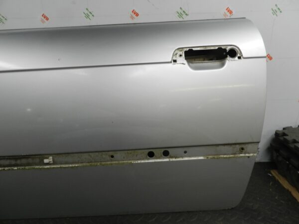 157. 1997 BMW 323I E36 CONVERTIBLE. PASSENGER SIDE DOOR SHELL IN SILVER - Image 3