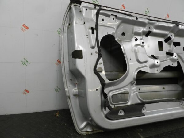 157. 1997 BMW 323I E36 CONVERTIBLE. PASSENGER SIDE DOOR SHELL IN SILVER - Image 5