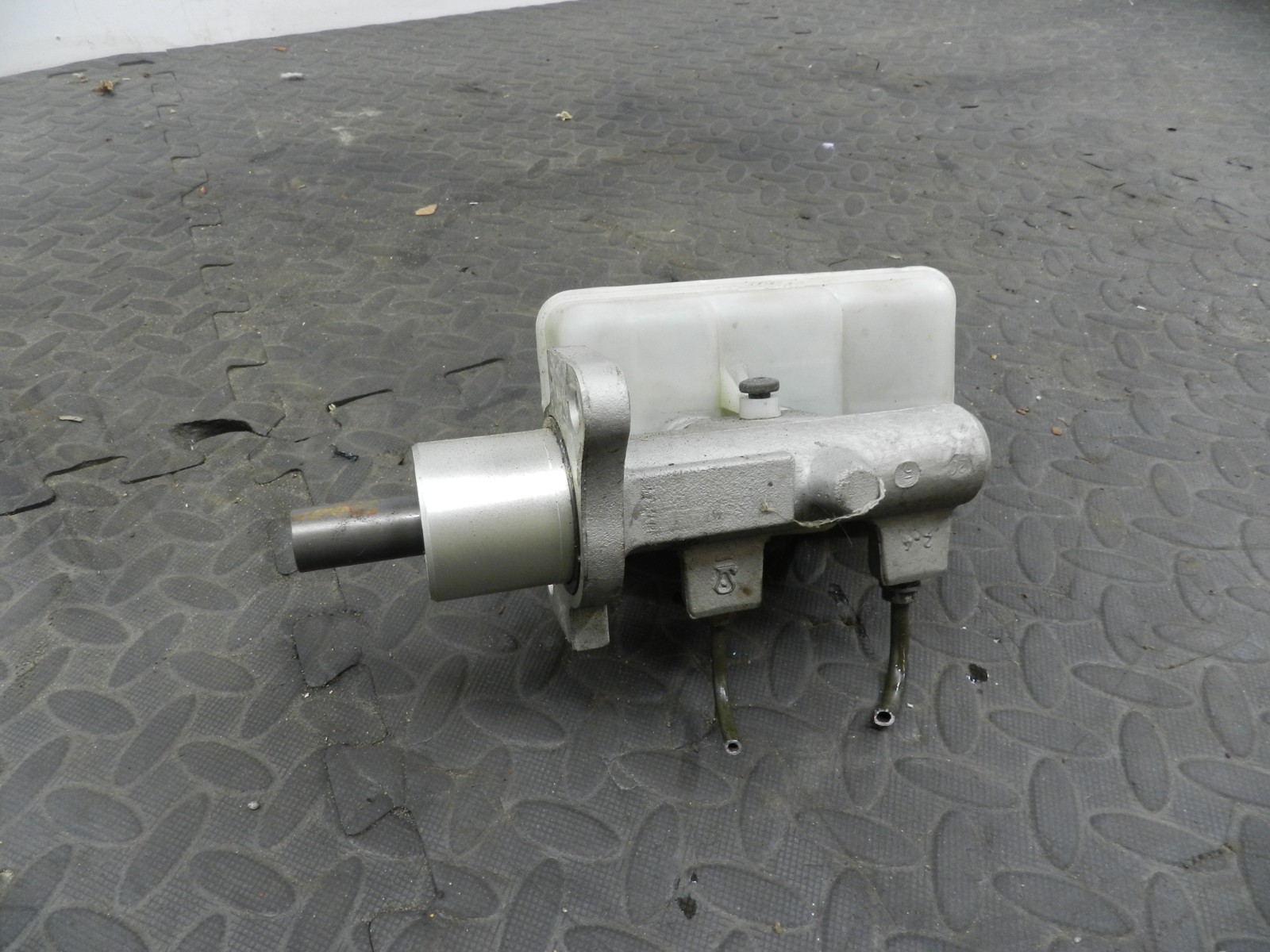 157. 1997 BMW 323I E36 CONVERTIBLE. BRAKE MASTER CYLINDER - Image 4