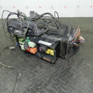 157. 1997 BMW 323I E36 CONVERTIBLE. ENGINE BAY FUSE BOX BOARD