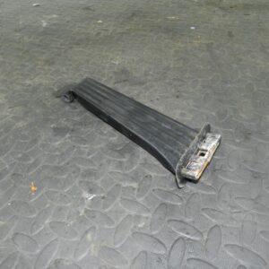 157. 1997 BMW 323I E36 CONVERTIBLE. ACCELERATOR PEDAL