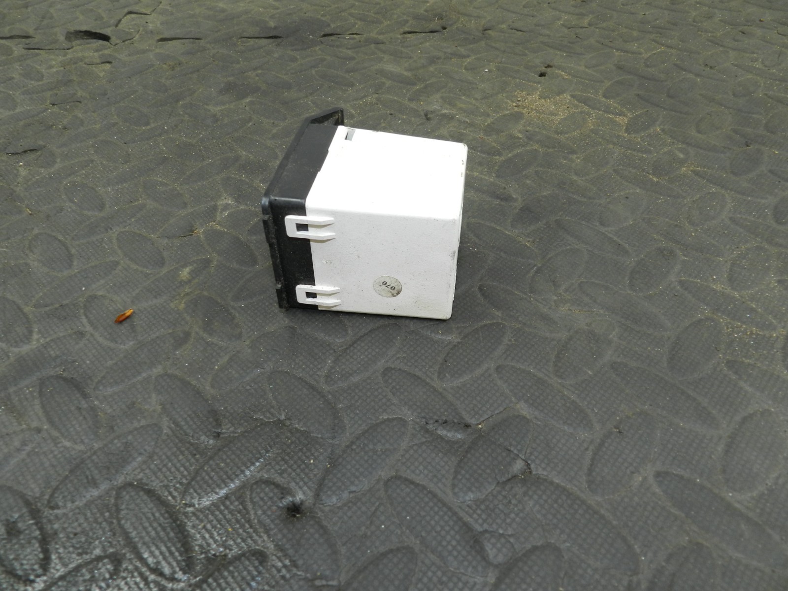 157. 1997 BMW 323I E36 CONVERTIBLE. ANALOG CLOCK 1387414 - Image 3