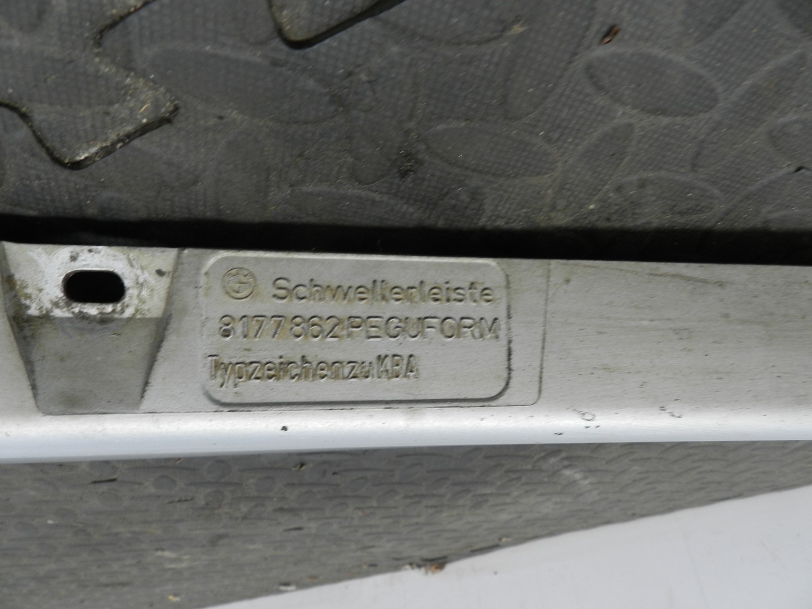 157. 1997 BMW 323I E36 CONVERTIBLE. DRIVER SIDE SKIRT IN SILVER 8177862 - Image 5