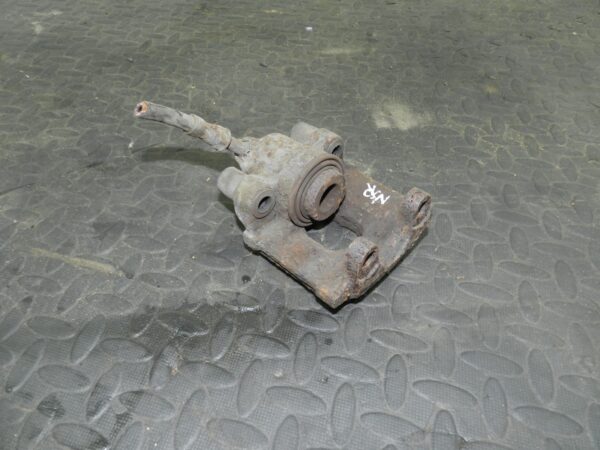 157. 1997 BMW 323I E36 CONVERTIBLE. PASSENGER SIDE REAR BRAKE CALIPER - Image 2