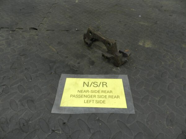 157. 1997 BMW 323I E36 CONVERTIBLE. PASSENGER SIDE REAR BRAKE CARRIER - Image 3