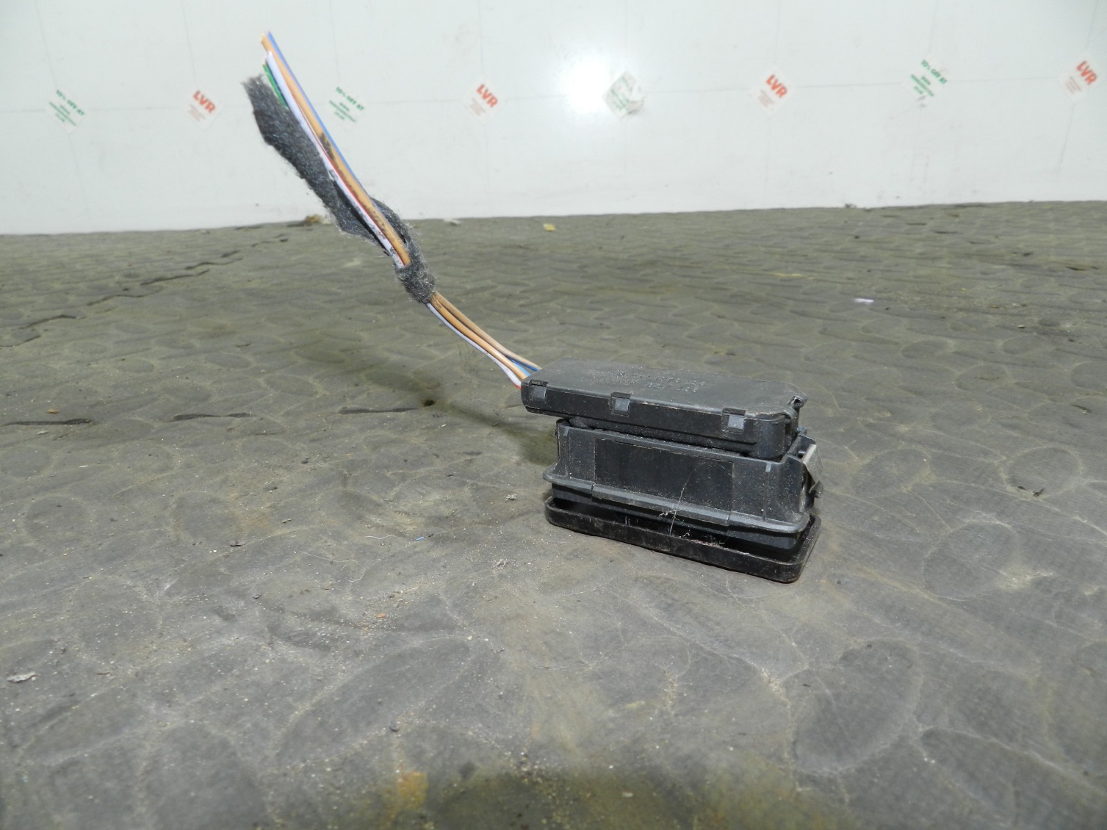 157. 1997 BMW 323I E36 CONVERTIBLE. HAZARD SWITCH 1378128 - Image 3