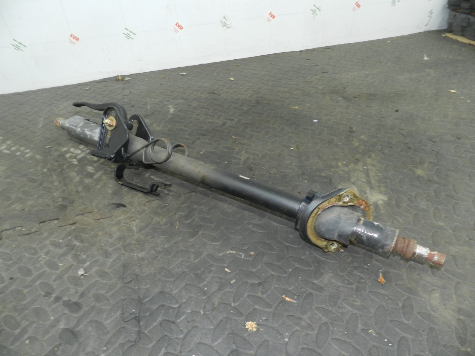 157. 1997 BMW 323I E36 CONVERTIBLE. STEERING COLUMN
