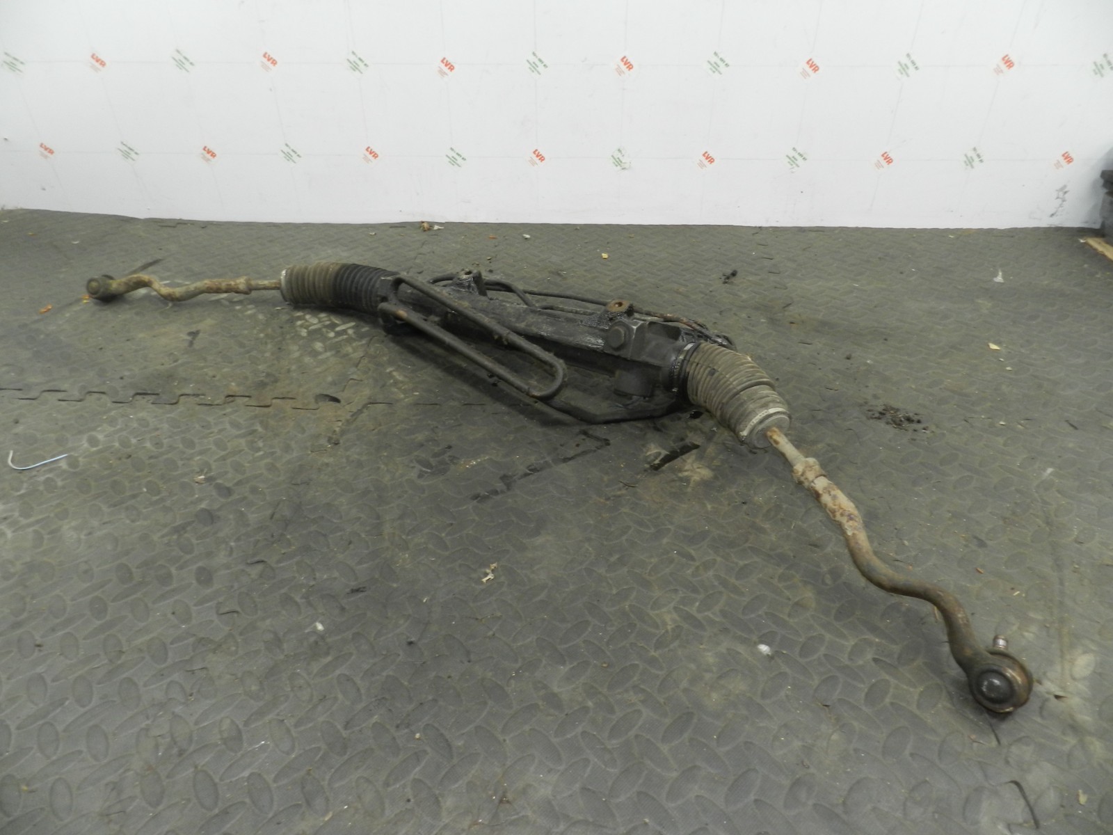 157. 1997 BMW 323I E36 CONVERTIBLE. STEERING RACK