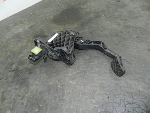 161, 2008 VOLKSWAGEN PASSAT B6 ESTATE. CLUTCH PEDAL + MASTER CYLINDER NO SPRING - Image 3