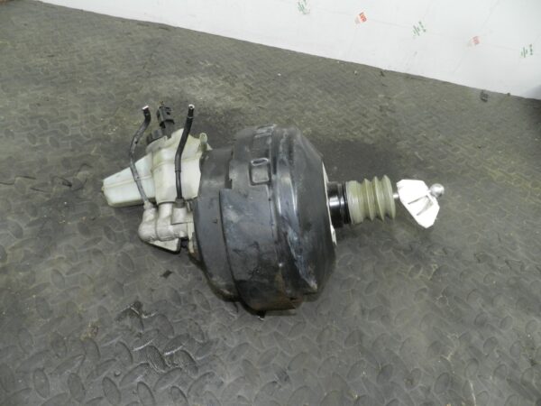 161, 2008 VOLKSWAGEN PASSAT B6 ESTATE. BRAKE MASTER CYLINDER + SERVO