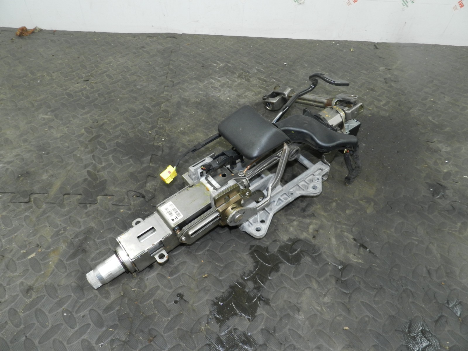 161, 2008 VOLKSWAGEN PASSAT B6 ESTATE. STEERING COLUMN