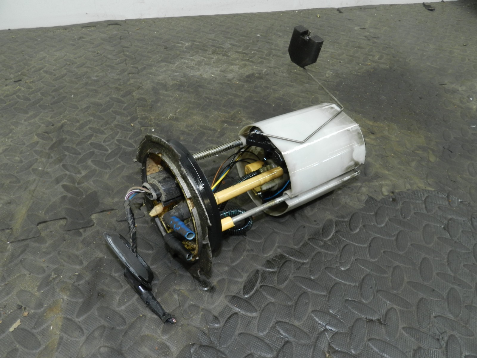 161, 2008 VOLKSWAGEN PASSAT B6 ESTATE. DIESEL FUEL PUMP IN TANK
