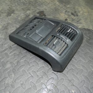 161, 2008 VOLKSWAGEN PASSAT B6 ESTATE. CENTRE CONSOLE REAR PANEL