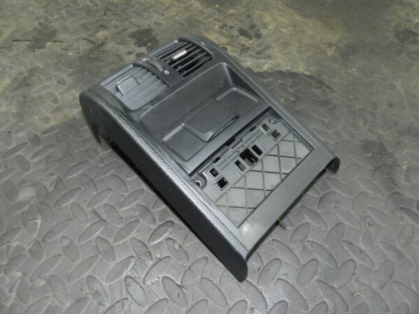 161, 2008 VOLKSWAGEN PASSAT B6 ESTATE. CENTRE CONSOLE REAR PANEL - Image 2