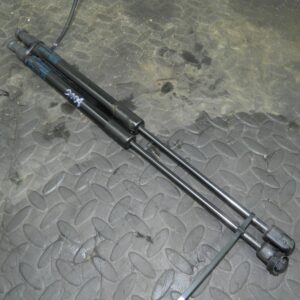 161, 2008 VOLKSWAGEN PASSAT B6 ESTATE.  BOOT LID TAIL GATE GAS STRUTS