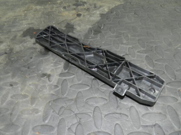 161, 2008 VOLKSWAGEN PASSAT B6 ESTATE. CABIN POLLEN FILTER COVER TRIM - Image 3