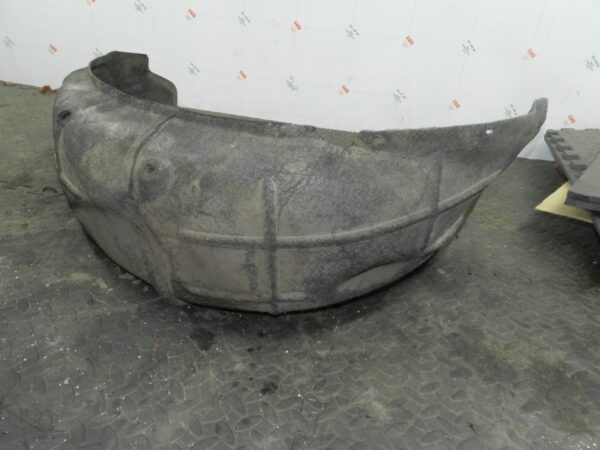161, 2008 VOLKSWAGEN PASSAT B6 ESTATE. DRIVER SIDE REAR WHEEL ARCH LINER - Image 2
