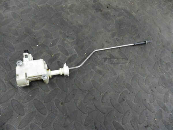 161, 2008 VOLKSWAGEN PASSAT B6 ESTATE. FUEL CAP FLAP RELEASE ACTUATOR