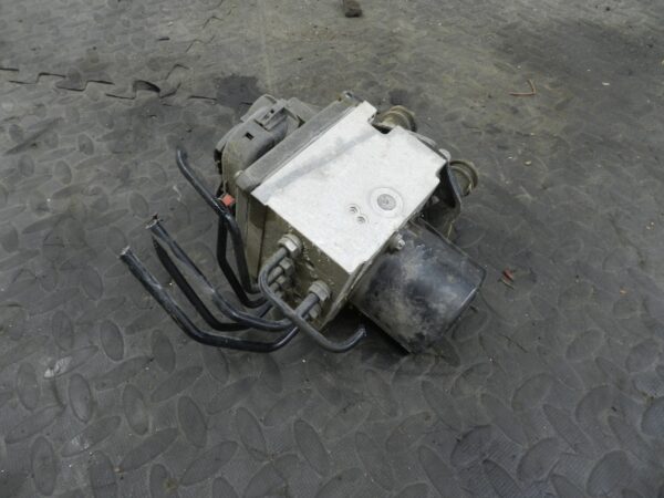 161, 2008 VOLKSWAGEN PASSAT B6 ESTATE. ABS PUMP - Image 2