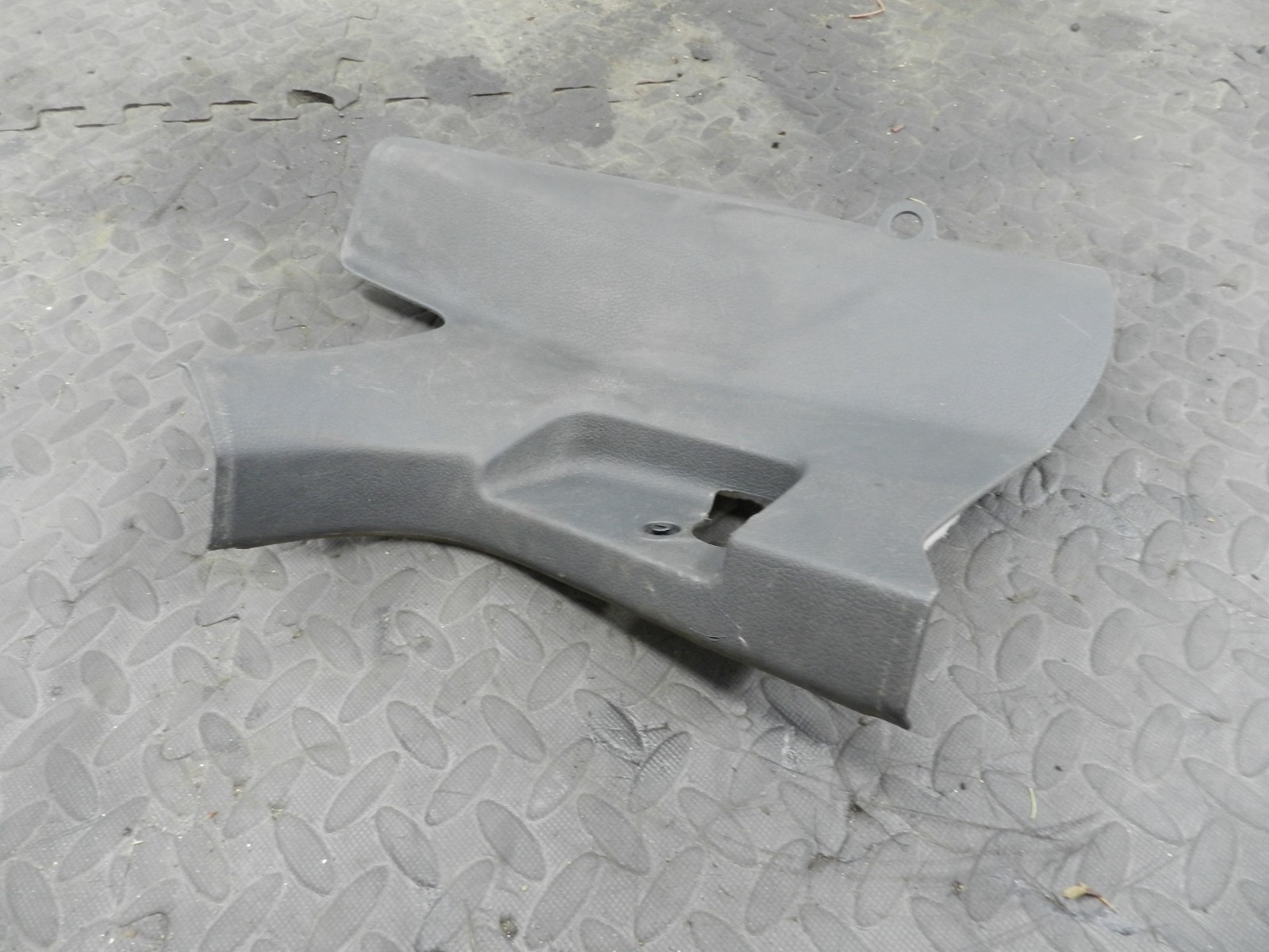 161, 2008 VOLKSWAGEN PASSAT B6 ESTATE. DRIVER SIDE LOWER A PILLAR SILL TRIM - Image 2