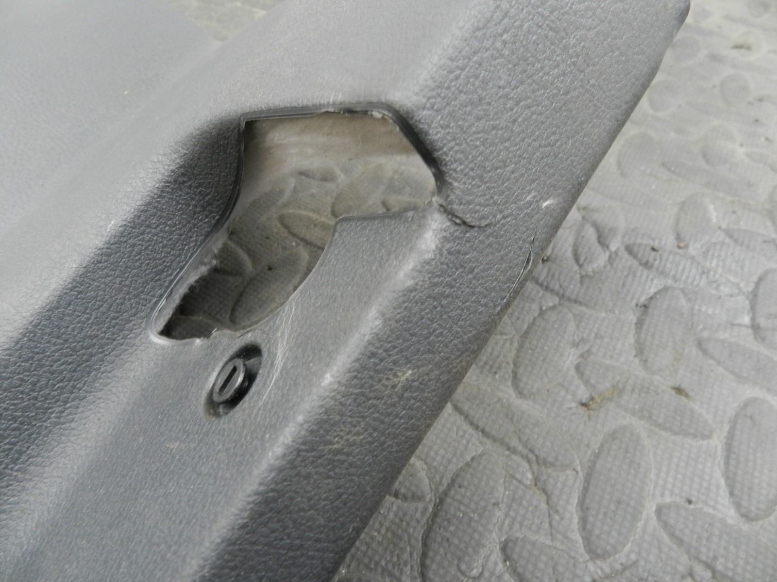 161, 2008 VOLKSWAGEN PASSAT B6 ESTATE. DRIVER SIDE LOWER A PILLAR SILL TRIM - Image 3
